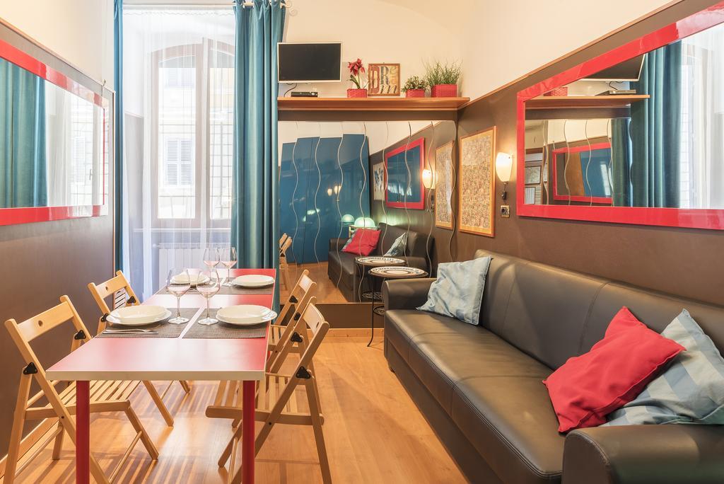 Apartamento Mirror House